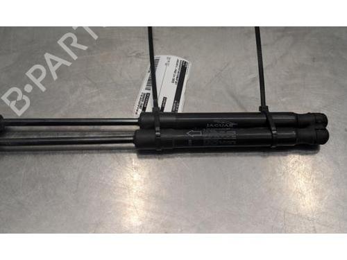 Used Hood lift support Hood lift support JAGUAR E-PACE (X540) 1.5 P300e Plug-in Hybrid AWD (309 hp) 40614897 40614897