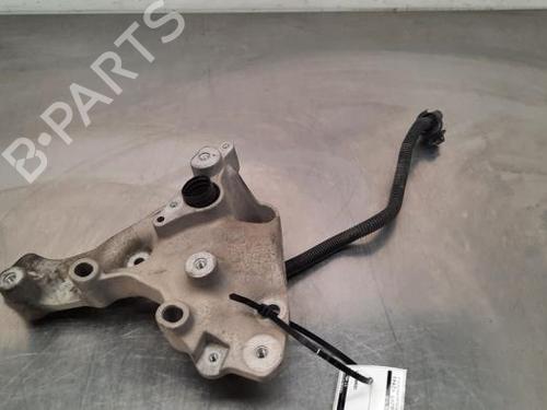 Used Engine mount RENAULT TRAFIC II Van (FL) 2.0 dCi 115 (FL01, FL0U) (114 hp) 23606882