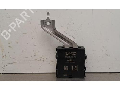 Used Electronic module Electronic module TOYOTA YARIS (_P21_, _PA1_, _PH1_) 1.5 Hybrid (MXPH10, MXPH11) (116 hp) 34408534 34408534