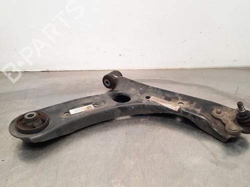 Used Right front suspension arm KIA CEED Sportswagon (CD) 1.0 T-GDI (120 hp) 15037597