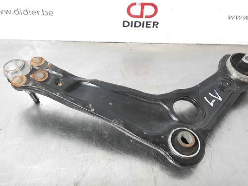Venstre fortil bærearm RENAULT SCÉNIC IV (J9_) 1.3 TCe 140 (140 hp) 10882989