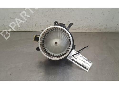 Used Heater blower motor Heater blower motor PEUGEOT 3008 II SUV (MC_, MR_, MJ_, M4_) 1.2 THP/ PureTech 130 (MRHNSM, MRHNSU, MRHNSJ, MRHNYW,... (131 hp) 40517829 40517829