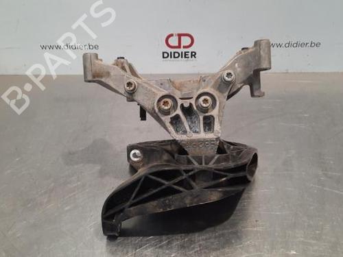 Used Gearbox mount PEUGEOT 5008 II (MC_, MJ_, MR_, M4_) 1.2 THP (MRHNYH, MRHNYW, MRHNSJ, MRHNSU, MRHNSM) (131 hp) 23643137