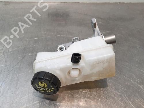 Brake master cylinder RENAULT CAPTUR I (J5_, H5_) 1.2 TCe 120 | BP10812467M77