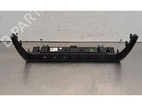 switch-mg-mg-zs-suv-azs1-2017-36382485 main image