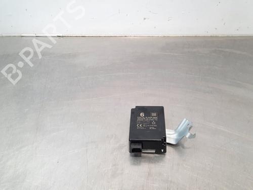 Used Electronic module TOYOTA YARIS (_P13_) 1.0 (KSP130_, KSP130) (69 hp) 15293304