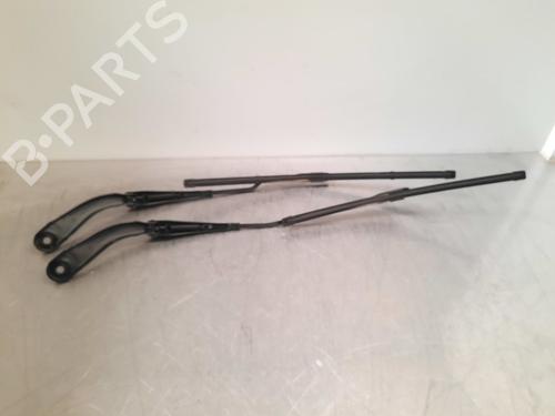 Front windshield wiper arm BMW 1 (F20) 116 i | BP16264181C143 