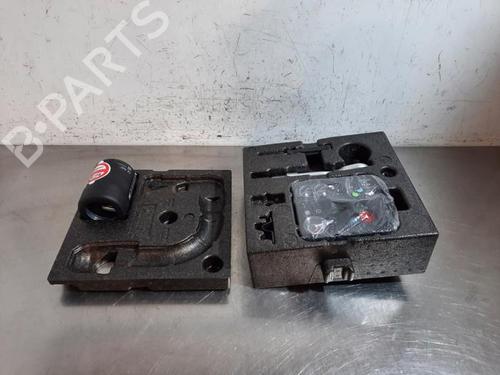 Used Jack Kit BMW X2 (F39) sDrive 18 i (136 hp) 30381845