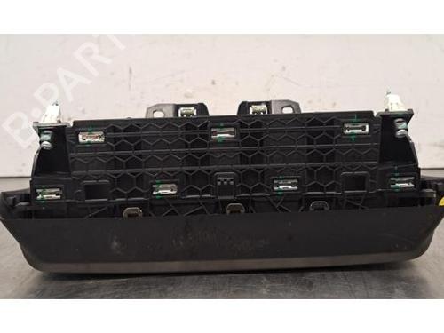 Multifunctionele display PEUGEOT 208 II (UB_, UP_, UW_, UJ_) 1.2 PureTech 100 | BP30810434C48