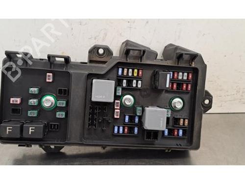 Zekeringkast Zekeringkast LAND ROVER DISCOVERY SPORT (L550) 2.0 D180 MHEV 4x4 (179 hp) 37479478 37479478