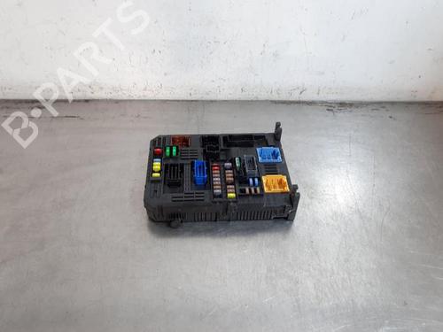 Used Fuse box Fuse box 38971181 38971181