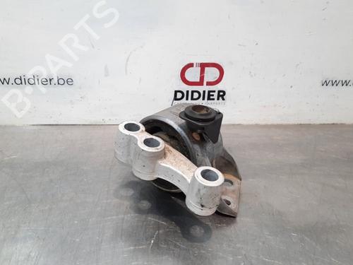 Used Engine mount FIAT DOBLO Cargo (263_) 1.6 D Multijet (263WXD1B, 263WXR1B, 263WXX1B, 263ZXD1B,... (105 hp) 17110833