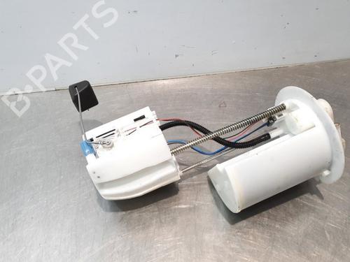 Used Fuel pump TOYOTA YARIS (_P13_) 1.5 Hybrid (NHP130_, NHP130) (101 hp) 17111752