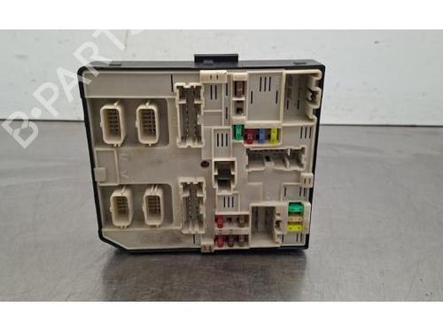 fuse-box-renault-master-iii-van-fv-2010-36657379 main image