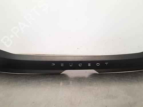 Pynteleist til bakluke PEUGEOT 208 II (UB_, UP_, UW_, UJ_) 1.5 BlueHDI 100 (102 hp) 18028375
