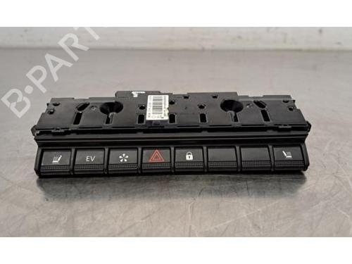 Used Warning switch RENAULT ARKANA I (LCM_, LDN_) 1.6 E-TECH 145 (LDMU) (143 hp) 29818021