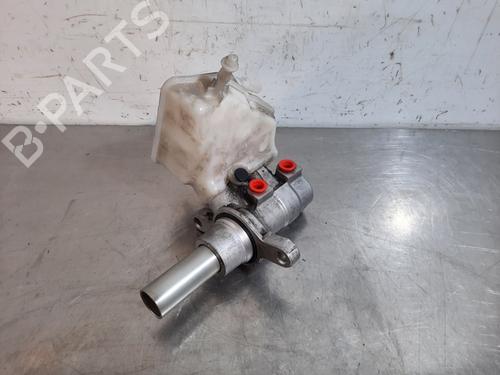 Used Brake master cylinder PEUGEOT 308 SW II (LC_, LJ_, LR_, LX_, L4_) 1.5 BlueHDi 130 (131 hp) 15791663