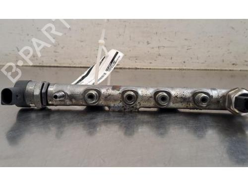 Used Injection rail Injection rail 37514985 37514985