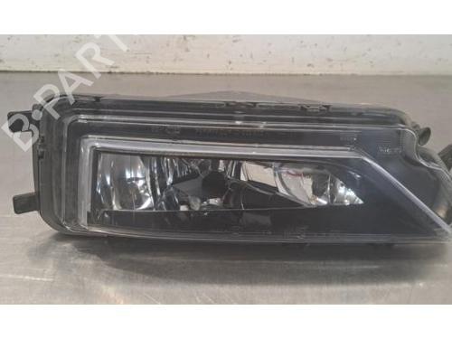 left-front-fog-light-vw-amarok-2ha-2hb-s1b-s6b-s7a-s7b-agd-2010-33614874 main image