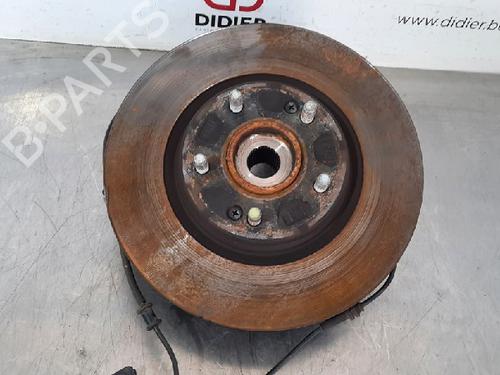 Used Left front steering knuckle KIA SORENTO III (UM) 2.2 CRDi 4WD (200 hp) 10881285