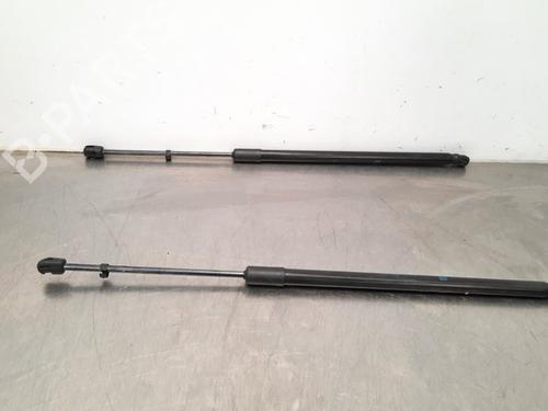 Used Tailgate lift support MERCEDES-BENZ GLA (H247) GLA 200 (247.787) (163 hp) 17564463
