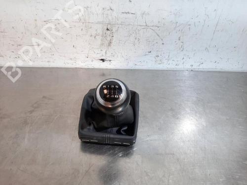 Used Gear lever AUDI A3 Sportback (8VA, 8VF) 1.6 TDI (110 hp) 23601816