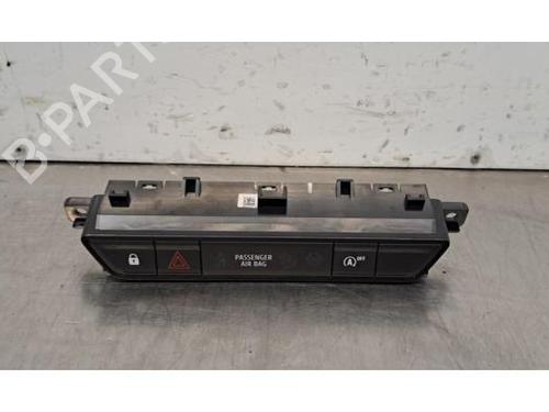 Used Warning switch DACIA SANDERO III 1.0 SCe 65 (67 hp) 30663447