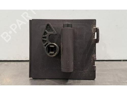 Brændstofdæksel aktuator MERCEDES-BENZ CLA Shooting Brake (X117) CLA 180 d (117.912) (109 hp) 30381383