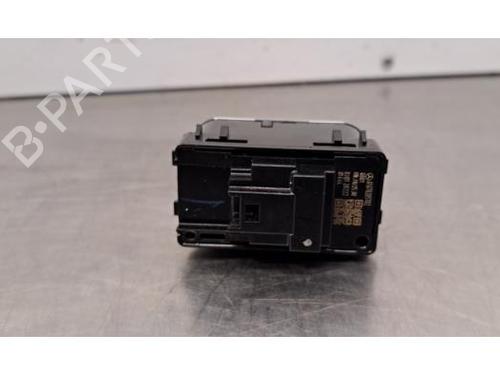 Switch MERCEDES-BENZ GLB (X247) GLB 180 d (247.610) | BP31324362I30 
