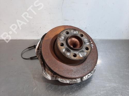 Used Left front steering knuckle BMW 3 (F30, F80) 316 i (136 hp) 15971388