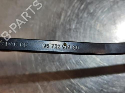Front windshield wiper arm PEUGEOT 2008 I (CU_) 1.2 THP 130 / PureTech 130 | BP23603712C143 
