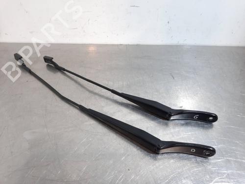 Used Front windshield wiper arm MG MG HS 1.5 EHS Hybrid (CSA6463) (258 hp) 17112430