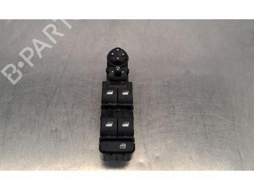 Used Switch PEUGEOT 2008 II (UD_, US_, UY_, UJ_, UR_, UC_) 1.5 BlueHDI 130 (131 hp) 29701147