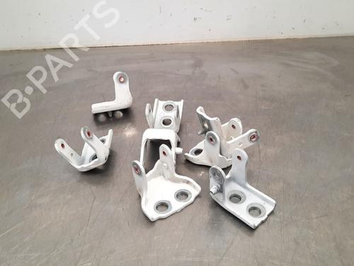 Used Hinge/Door check strap PEUGEOT 308 III (FB_, FH_, FP_, F3_, FM_) PureTech 110 (FPHNPL) (110 hp) 15236064