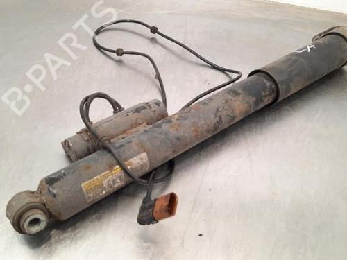 Left rear shock absorber MERCEDES-BENZ C-CLASS (W205) C 250 BlueTEC / d (205.008, 205.006) | BP23581438M18 