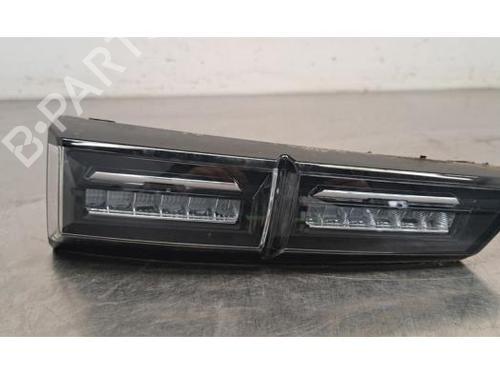 Used Right taillight PEUGEOT 308 III (FB_, FH_, FP_, F3_, FM_) e-308 (FMZKWZ) (156 hp) 28033171