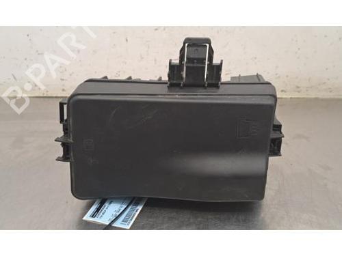 Used Fuse box Fuse box VW GOLF VIII (CD1, DA1) 2.0 TDI (150 hp) 34268950 34268950