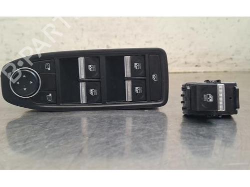 Used Switch Switch RENAULT CAPTUR II (HF_) TCe 90 (HFM6) (91 hp) 40065659 40065659