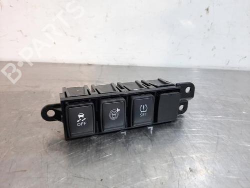 Used Switch NISSAN JUKE (F15) 1.6 (113 hp) 23579116