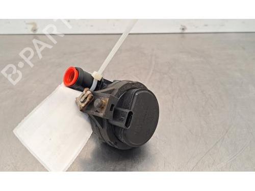 Used Auxiliary water pump Auxiliary water pump VW GOLF VIII Variant (CG5, DB5) 2.0 TDI (116 hp) 33615107 33615107