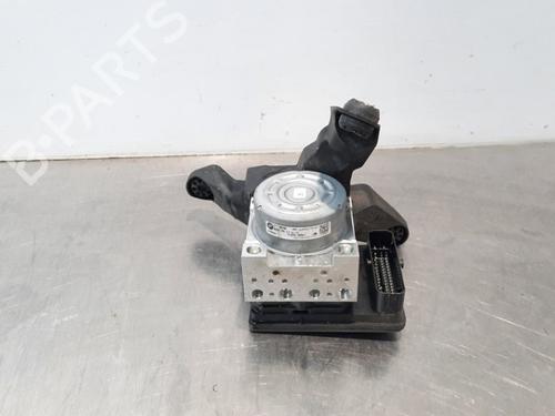 Used ABS pump BMW X1 (F48) xDrive 18 d (150 hp) 11231966