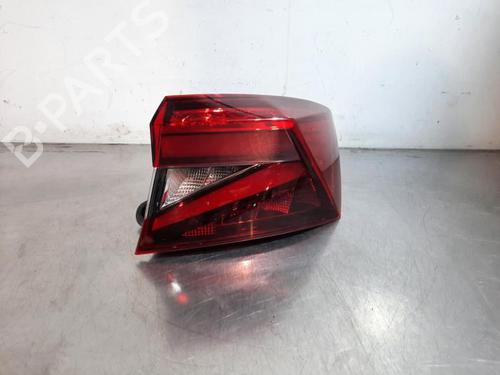Used Right taillight Right taillight SKODA FABIA IV (PJ3) 1.0 TSI (116 hp) 34272421 34272421