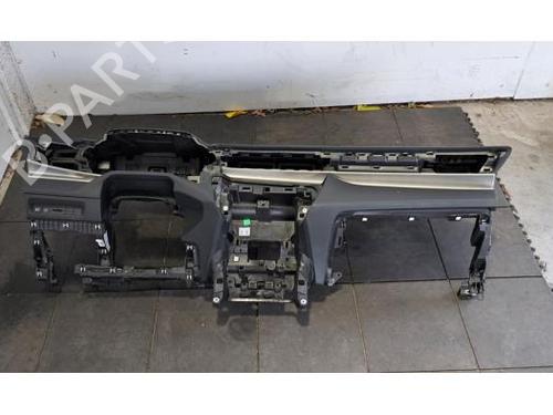 Used Dashboard PEUGEOT 308 III (FB_, FH_, FP_, F3_, FM_) e-308 (FMZKWZ) (156 hp) 28483807