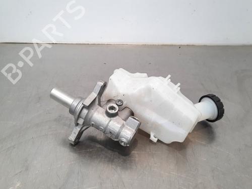 Used Brake master cylinder RENAULT CLIO V (B7_) 1.0 TCe 100 (B7MT) (101 hp) 10812760