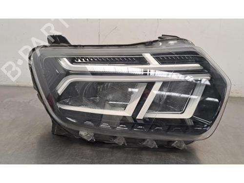 Used Right headlight DACIA DUSTER (HM_) 1.3 TCe 150 (HMM3) (150 hp) 30053902