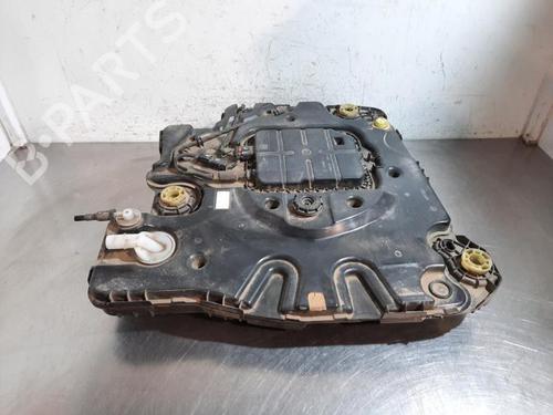 Used AdBlue tank DS DS 3 / DS 3 CROSSBACK (UR_, UC_, UJ_) 1.5 BlueHDi 100 (UCYHYJ) (102 hp) 31085220