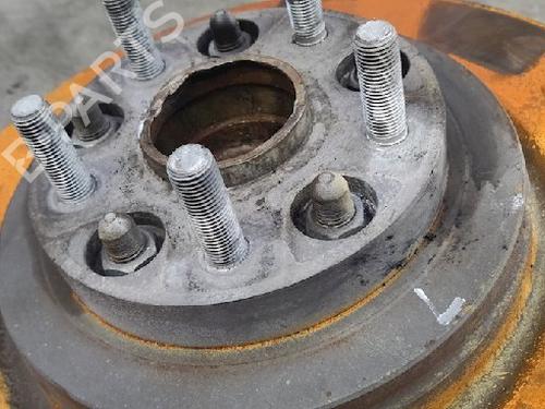 Left rear steering knuckle TESLA MODEL S (5YJS) 70D AWD | BP10877754M27 