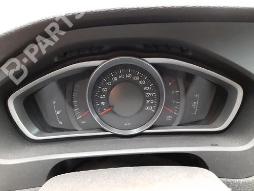 Used Instrument cluster Instrument cluster VOLVO V40 Hatchback (525) D2 (120 hp) 10870105 10870105