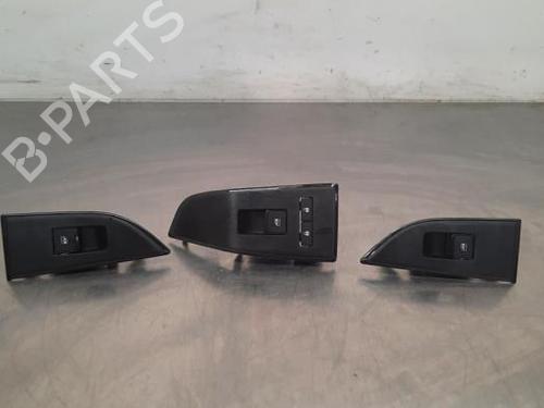Used Switch NISSAN QASHQAI III (J12) 1.3 DIG-T (140 hp) 23611506