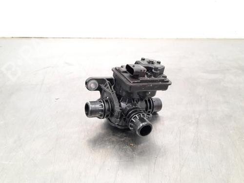 Ekstra vandpumpe BMW 7 (G70) i7 xDrive60, L (544 hp) 17122111